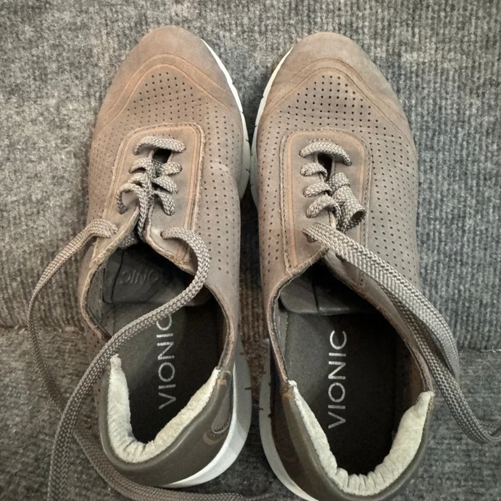 Vionic Women 6 Brown Perforated Leather Lace Up Sneakers Low Top Shoes